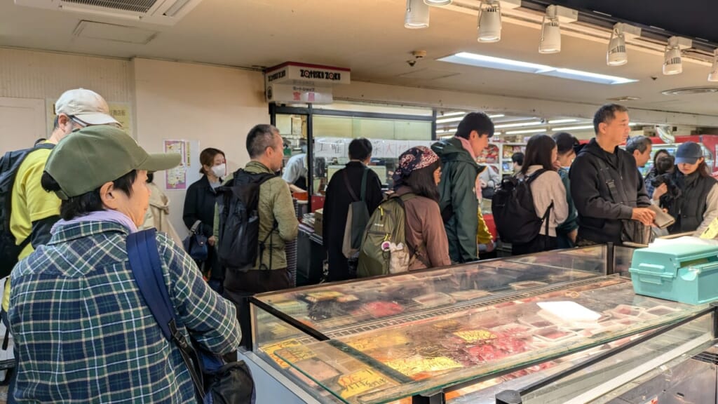 「生活用品が何でも揃う」中野ブロードウェイ地下街