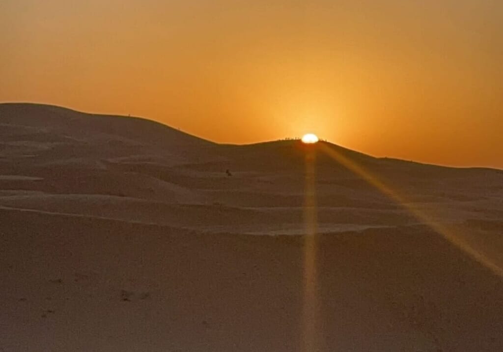 砂漠の夕日