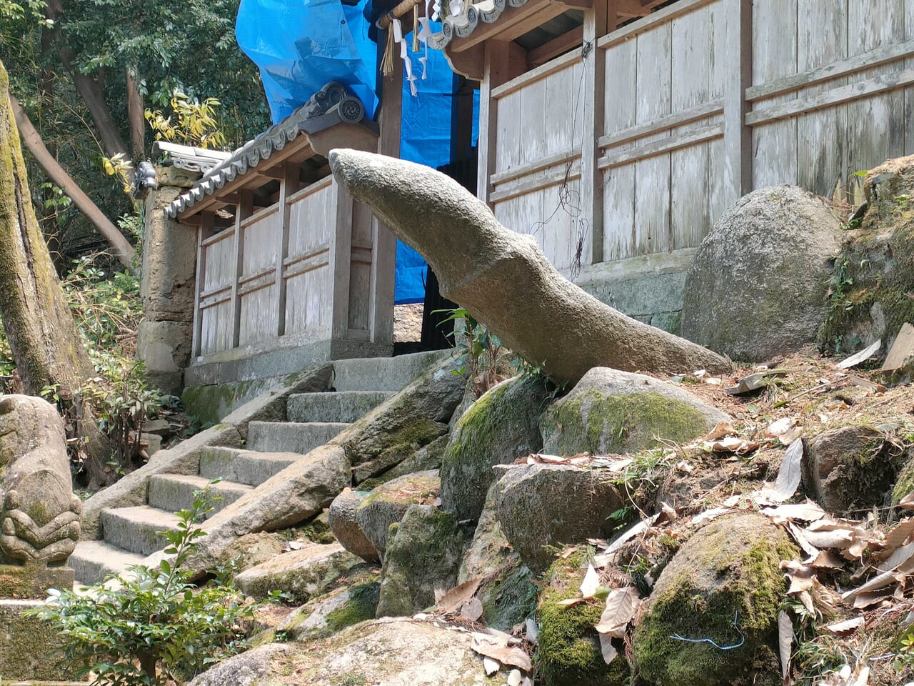 船山神社の陽石